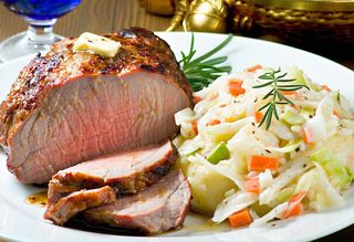 Schab saute, ziemniaki, surówka