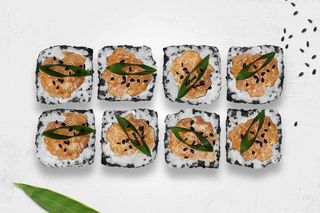 Фелікс з лососем спайсі