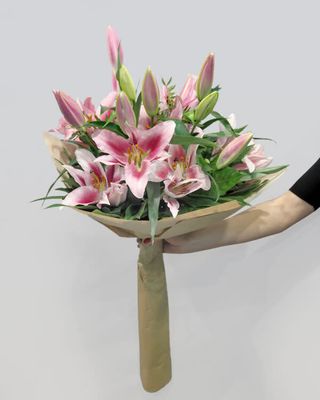 Ljiljan orijentalni tri komada i dekoracija 