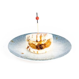 Bao De Langostino, Cebolla Frita, Sésamo Y Mahonesa Japonesa