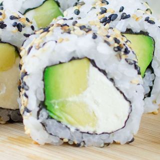 Uramaki Avocado Roll