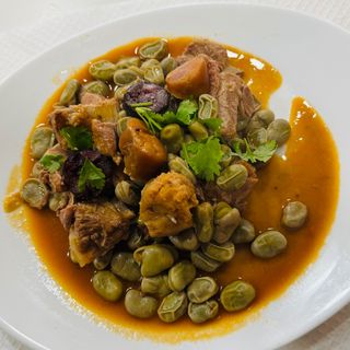 Favas com Entrecosto