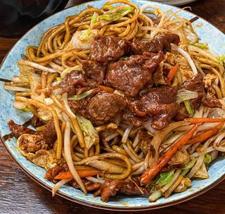 90B.Spaghetti(noodles) verdure miste con manzo牛肉炒面
