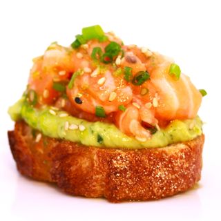 Tosta De Tartar De Salmón Marinado (2 Uds.)