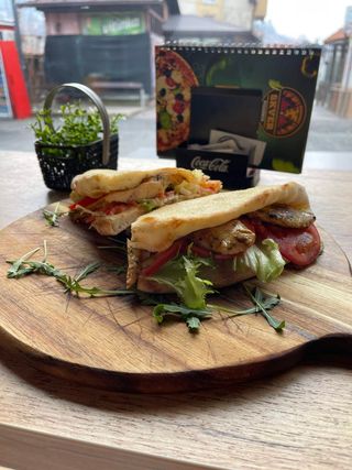 Sendvič sa fileom u pizza tijestu