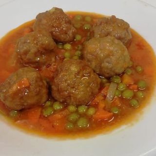 Almóndigas De Carne Mixta A La Jardinera (Ración)