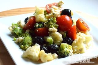 Острый салат из брокколи и цветной  