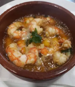 Gambón al ajillo