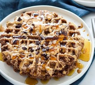 Waffle burro d'arachidi e cioccolato