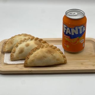 COMBO - 3 Empanadas + Bebida