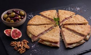 Panne di Pizza com Presunto e Queijo