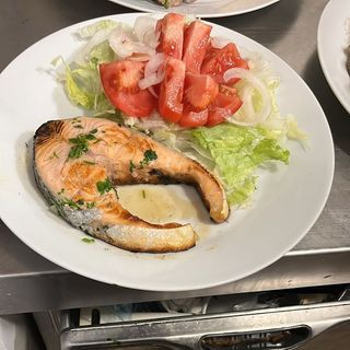 Menu(1)crema de marisco (2) Salmón 