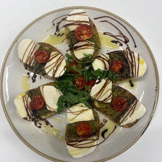 Bruschetta pesto mozzarella