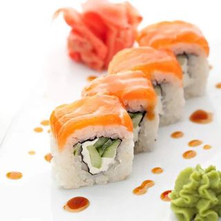 62 Uramaki Sake (8 pezzi)