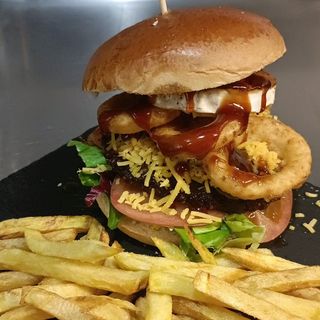 HAMBURGUESA BLACK ANGUS J. DANIEL’S