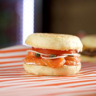 Сніданковий мафін з лососем