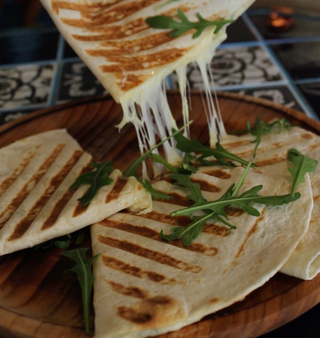 Кесаділья 4 сира (300 г)