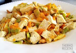 101. Тофу със зеленчуци.  500гр