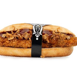 73. Lacrime di pollo, cipolla croccante e salsa BBQ