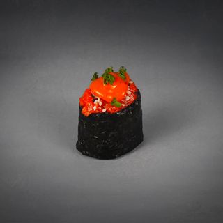 Гункан "Лосось спайси"