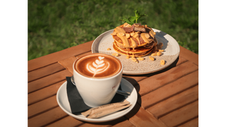 Pancakes snickers + kawa/herbata