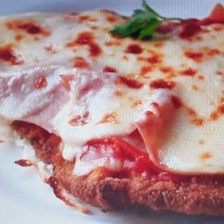 Milanesa De Pollo Napolitana (con papas fritas)