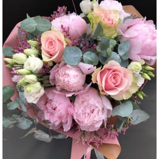 Bouquet Di peonea Colori disponibile a noi