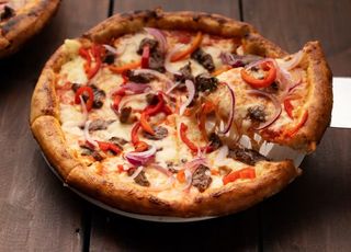 Steak Sensation Single Pizza