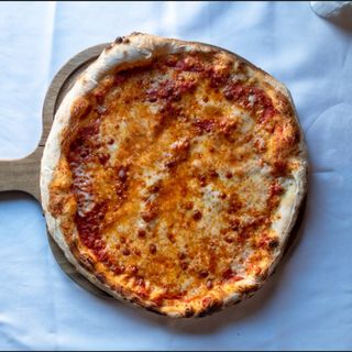 Pizza Margarita al Horno de Leña