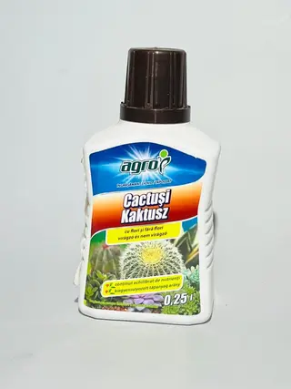 Prihrana za katuse 