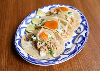 TRIO DE TACOS DE CARNITAS