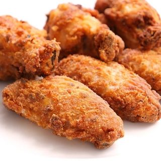 Alitas De Pollo Fritas (8 Uds.)