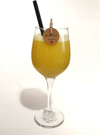 Cijeđena naranča, jabuka i kruška