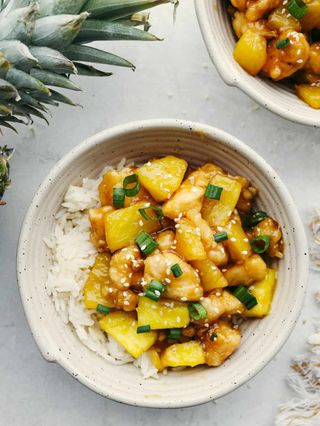 63. Пиле с ананас (600 г)