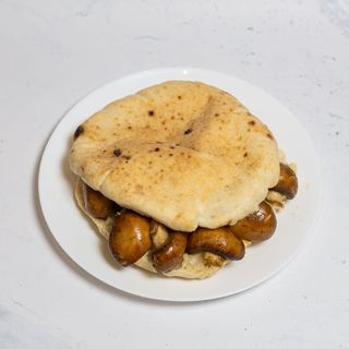 Šampinjoni sa žara u lepinji