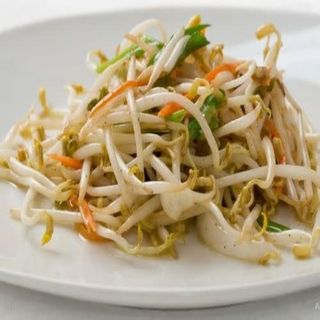 35-Brotes De Soja Salteados