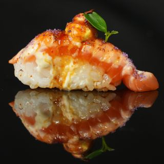 31. Nigiri Fire Salmon (1 Pza.)