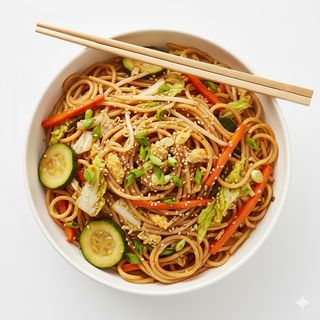 Spaghetti di riso saltati con verdure