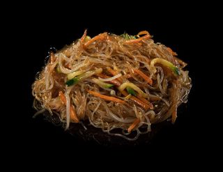 231 Spaghetti di soia saltati con verdure