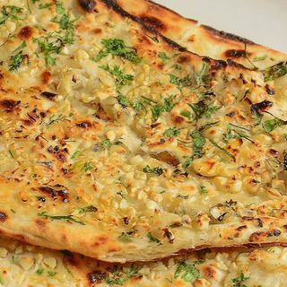 Pan naan de ajo 