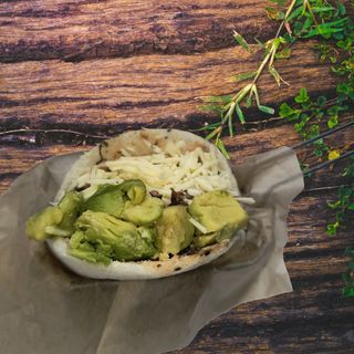 Arepa Rellena de Pollo (1 Ud.)