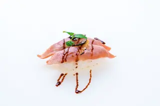 26 Maguro scottato
