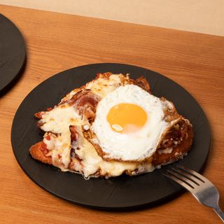 Snitel de pui fried egg