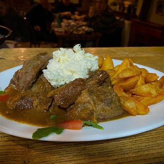 Juneći ribić na kajmaku