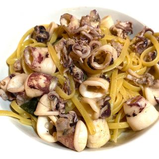 Linguine con Calamares, Salvia y Mantequilla