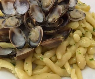 Strozzapreti vongole e bottarga