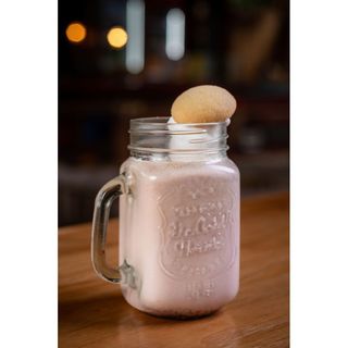 Biscuit & Jam Shake