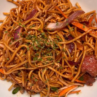 Tallarines Salteados Con Ternera