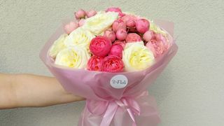 Bukiet Róż Delikatny (Silva Pink i Biała Róża)- S 9 szt