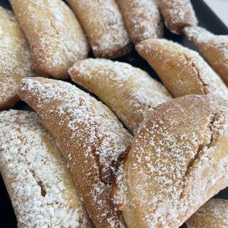 Mezzaluna ricotta e cioccolato